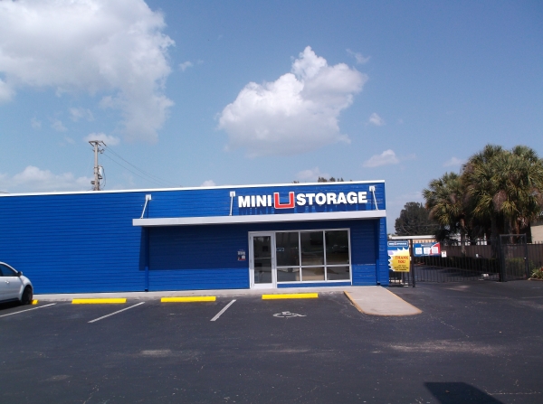 Mini U Storage  Bradenton  5717 14th Street West 