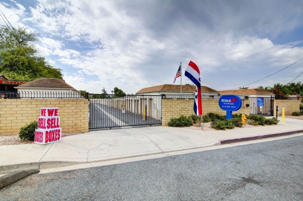 StaxUP Storage El Cajon 1063 E Bradley Ave El Cajon CA StaxUP Storage El Cajon 1063 E Bradley Ave El Cajon CA