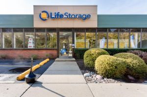 Life Storage - Chicago - 5860 North Pulaski Road 