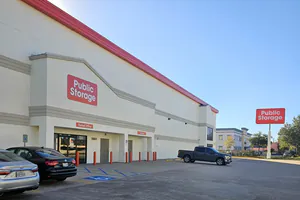 Public Storage - Houston - 10801 Katy Freeway 