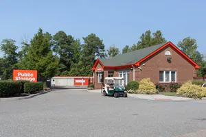 Public Storage - Hampton - 3036 N Armistead Ave 