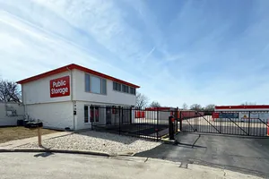 Public Storage - Bolingbrook - 200 Brook Court 