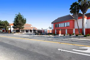 Public Storage - Palo Alto - 2047 E Bayshore Road 