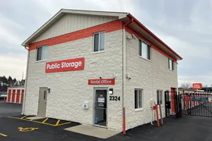 Public Storage - Geneva - 2324 Gary Lane 
