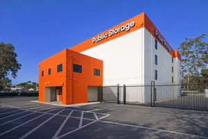 Public Storage - Los Angeles - 5917 Burchard Ave 