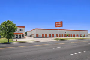 Public Storage - Van Nuys - 8200 Balboa Blvd 