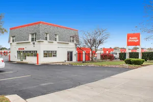 Public Storage - Wheeling - 211 N Elmhurst Rd 