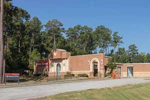 Public Storage - Conroe - 1040 Gladstell St 