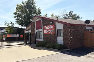 Public Storage - Gladstone - 6810 North Oak Trafficway 