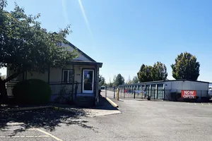 Public Storage - Molalla - 704 W Main St 